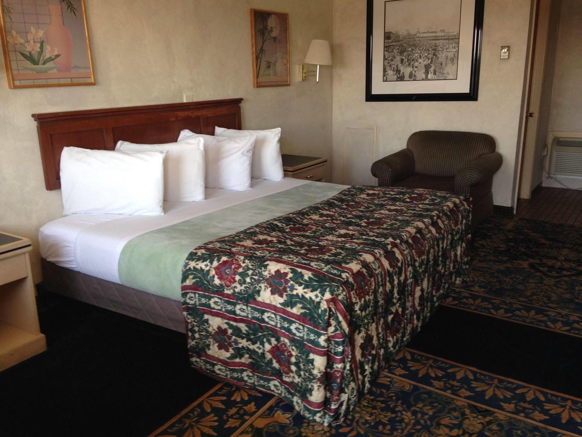 Super 8 By Wyndham Hazleton Motel Kültér fotó