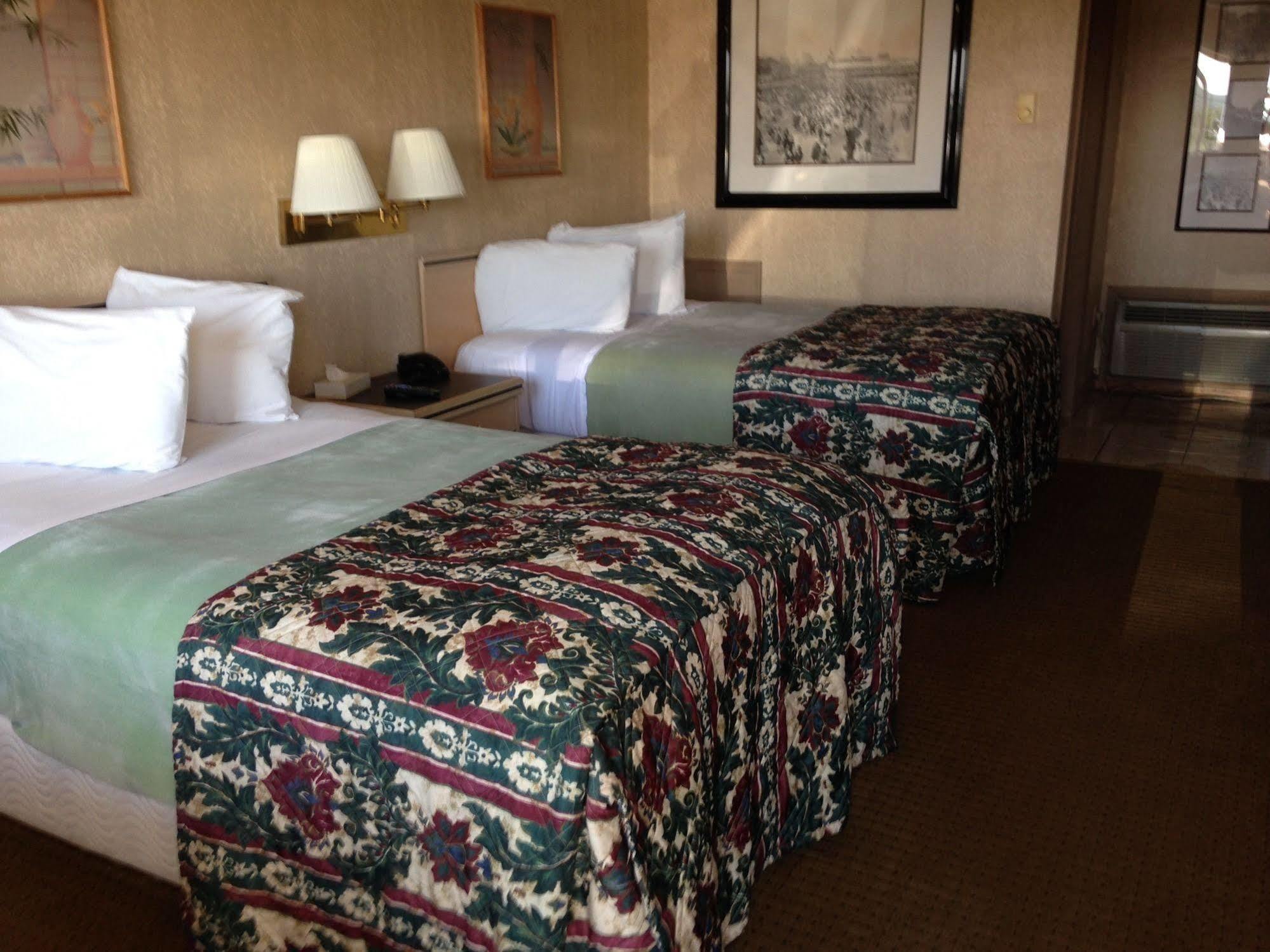 Super 8 By Wyndham Hazleton Motel Kültér fotó